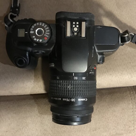 Canon EOS 5000 35mm SLR film camera - Picture 2 of 5